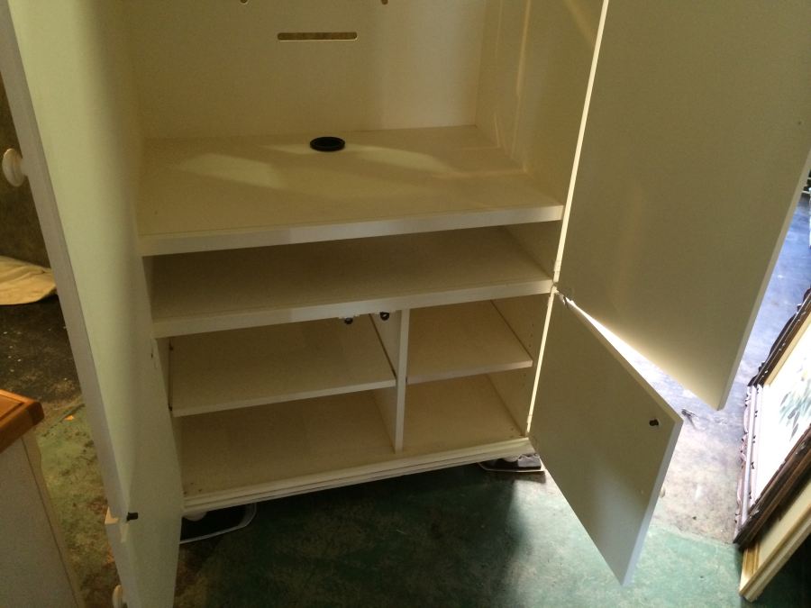 White Armoire [Photo 3]