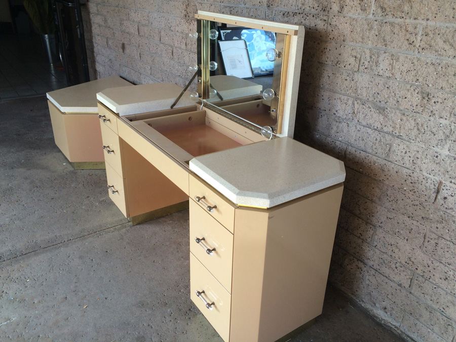 Hollywood Regency Vanity and Side Table [Photo 5]