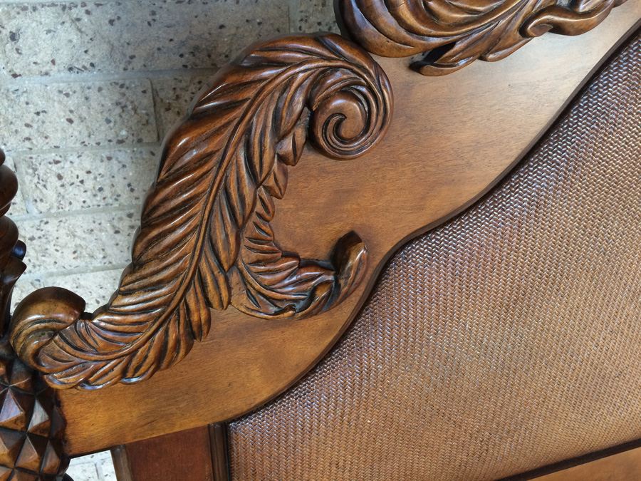 4 Poster Henredon Queen Size Carved Wood Bed [Photo 9]