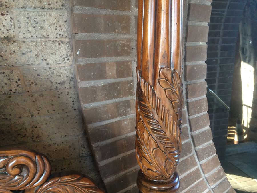 4 Poster Henredon Queen Size Carved Wood Bed [Photo 12]