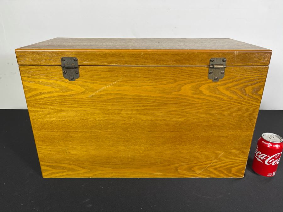 Thomas Museum Series Wooden Toolbox Jewelry Box Art Supply Box With Paints - See Photos 23W X 10D X 14.5H [Photo 15]
