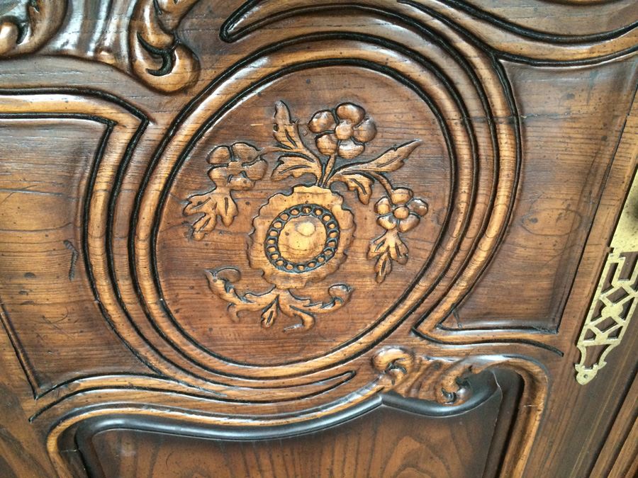 Henredon Cabinet with 2 Doors and Plenty of Storage in Excellent Condition [Photo 14]