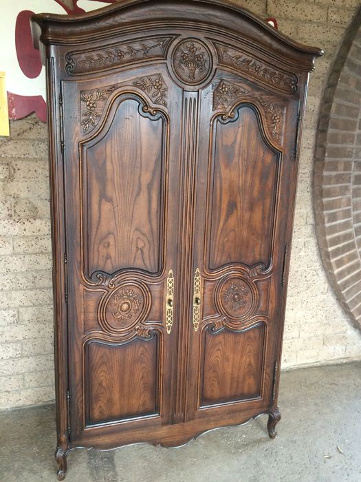 Henredon Cabinet with 2 Doors and Plenty of Storage in Excellent Condition [Photo 2]