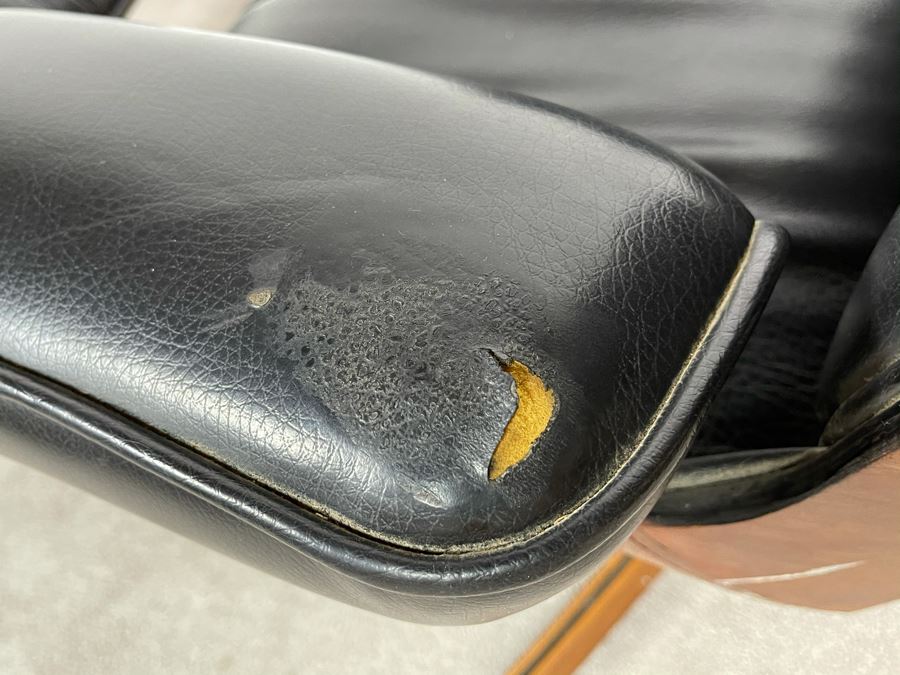 George Mulhauser Mid-Century Modern Mr. Chair Armchair And Ottoman For Plycraft [Photo 13]