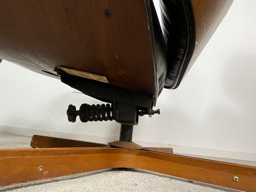 George Mulhauser Mid-Century Modern Mr. Chair Armchair And Ottoman For Plycraft [Photo 21]