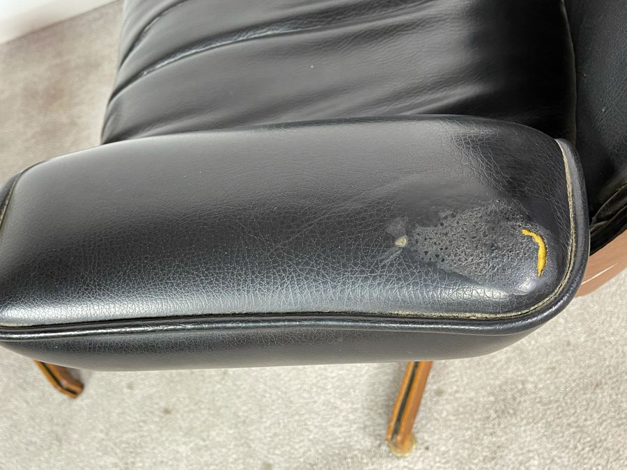 George Mulhauser Mid-Century Modern Mr. Chair Armchair And Ottoman For Plycraft [Photo 12]