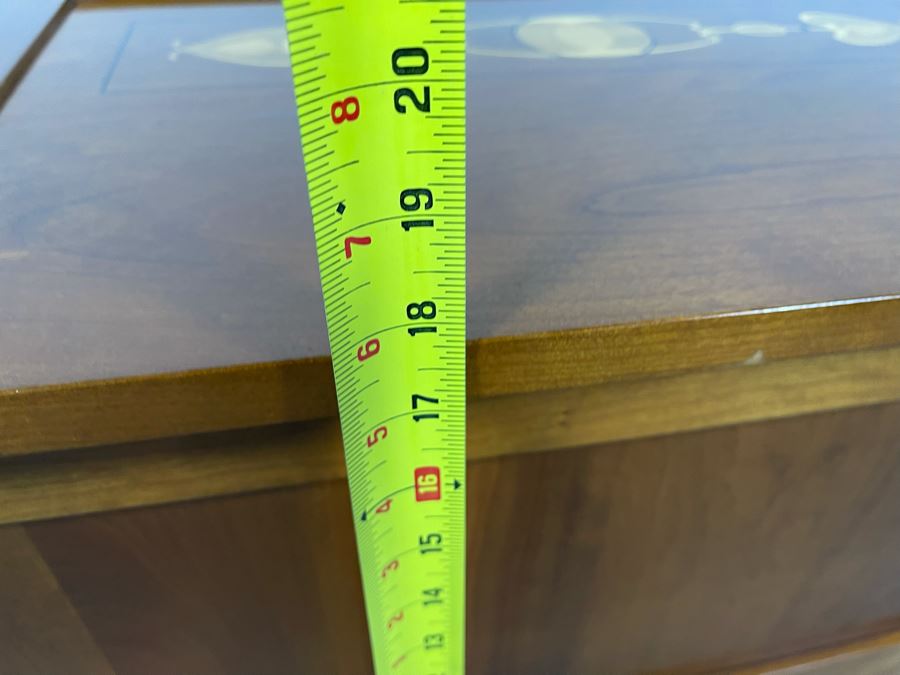 Stickley Furniture Inlaid Cedar Hope Blanket Chest With Casters 32W X 17D X 18H [Photo 16]