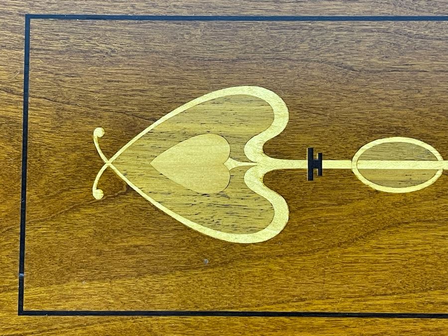 Stickley Furniture Inlaid Cedar Hope Blanket Chest With Casters 32W X 17D X 18H [Photo 7]