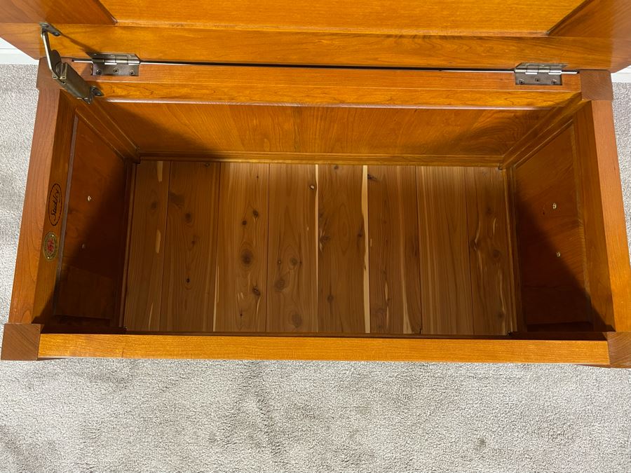 Stickley Furniture Inlaid Cedar Hope Blanket Chest With Casters 32W X 17D X 18H [Photo 9]
