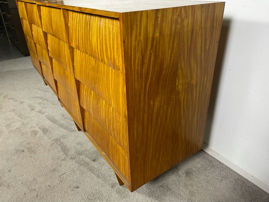 Pair Of Mid-Century Modern Veneered 8 Drawer Chest Of Drawers Dressers (Note Veneer is Chipped And Lifting On Drawers - See Photos) Each 39.5W X 18D X 35H [Photo 7]