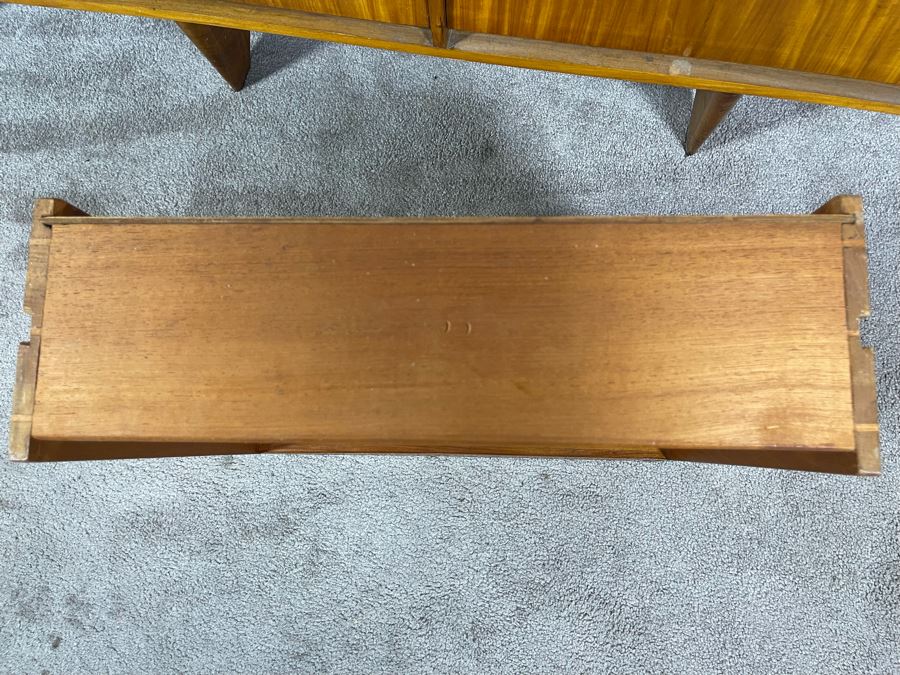 Pair Of Mid-Century Modern Veneered 8 Drawer Chest Of Drawers Dressers (Note Veneer is Chipped And Lifting On Drawers - See Photos) Each 39.5W X 18D X 35H [Photo 21]