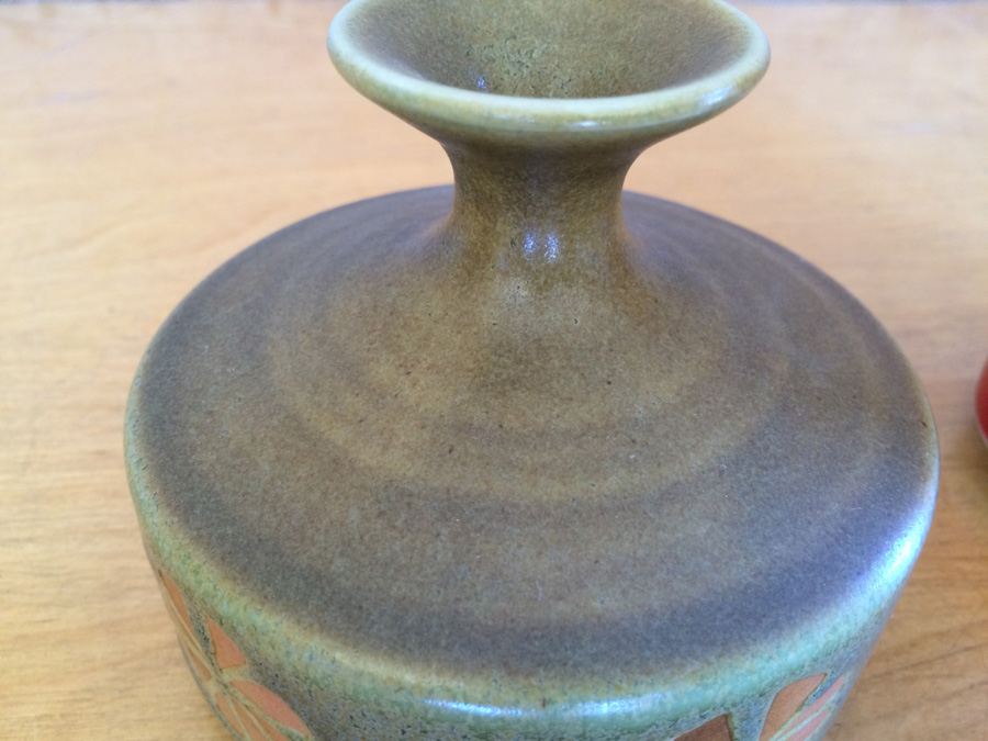 Mid-Century Pottery Vase [Photo 5]