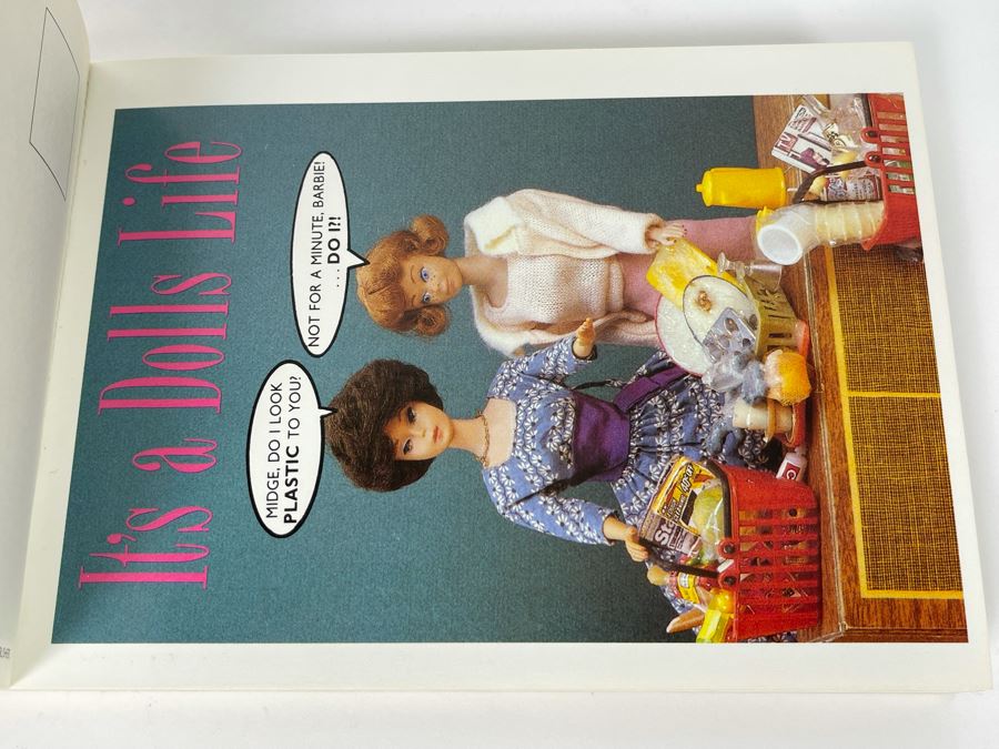 Nostalgic Barbie Postcard Book With 30 Postcards [Photo 8]