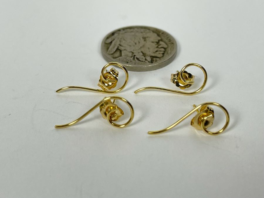 Two Pairs Of 14K Gold Earrings 1.4g [Photo 3]