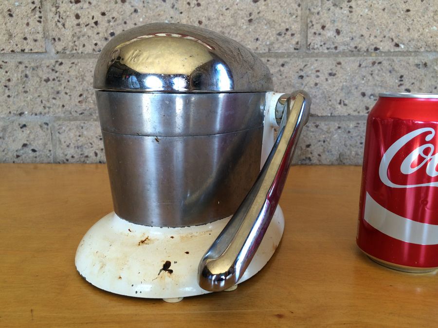 Vintage Juicer Tilt Top Juice-O-Mat [Photo 1]