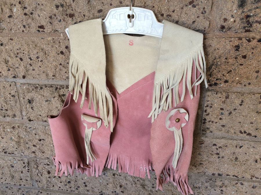 Cowboys and Indians Toy Lot [Photo 17]