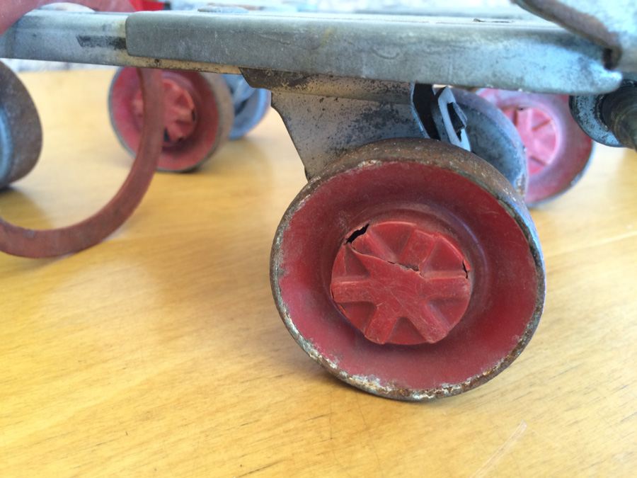 Pair of Vintage Metal Shoe Skates - Missing Straps [Photo 7]