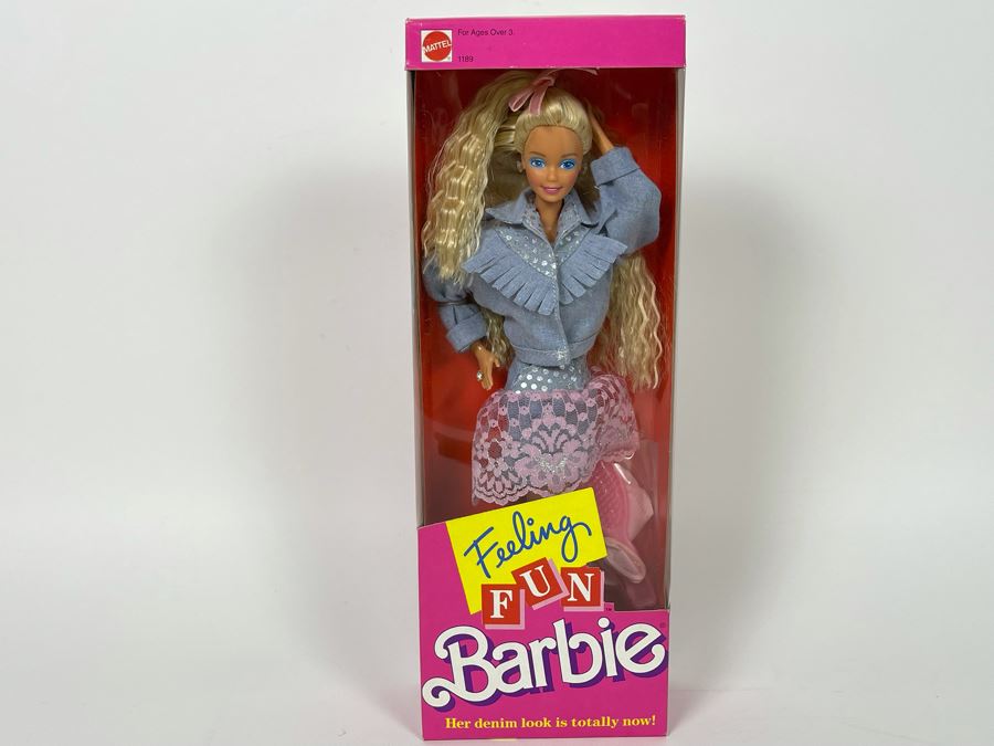 Barbie Collectible Fashion Trading Card  " Feeling Fun Barbie "  Jacket 1989 