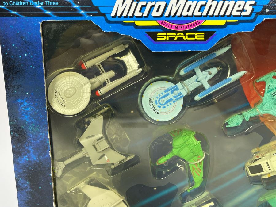 Star Trek Limited Edition Collector's Set Micro Machines Space Special Limited Edition U.S.S. Enterprise [Photo 3]