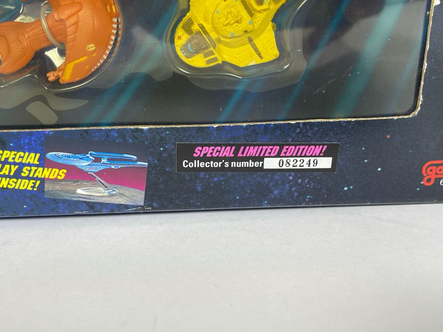 Star Trek Limited Edition Collector's Set Micro Machines Space Special Limited Edition U.S.S. Enterprise [Photo 8]