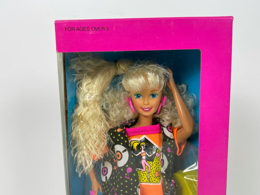 Cool Looks Barbie New In Box Doll Mattel 1990 [Photo 2]