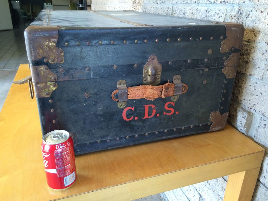 Vintage Black Trunk [Photo 6]