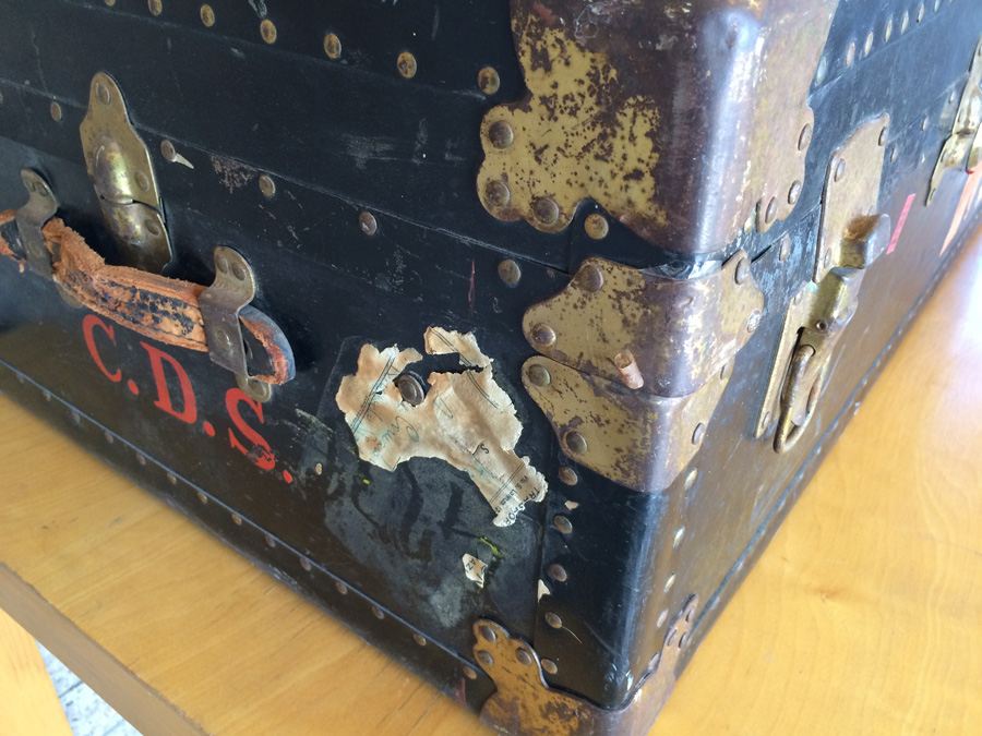 Vintage Black Trunk [Photo 8]