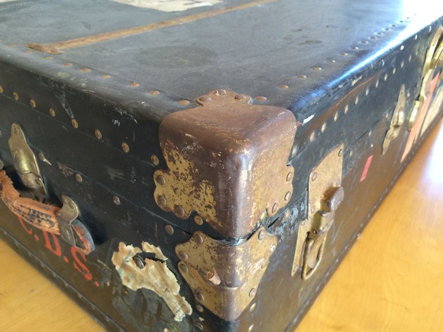 Vintage Black Trunk [Photo 9]