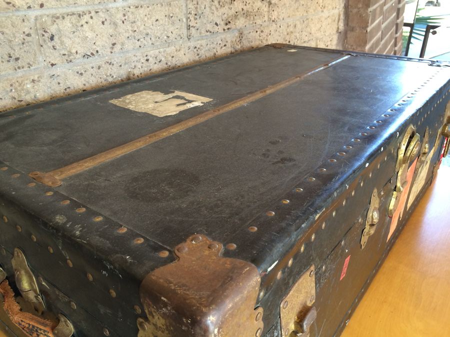 Vintage Black Trunk [Photo 10]