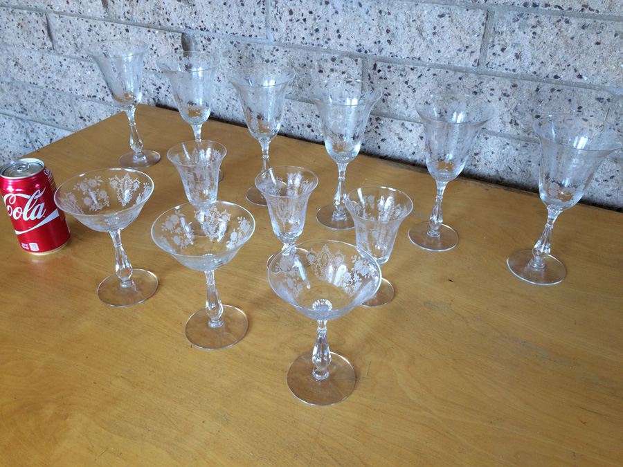 Depression Glass Stemware - 12 Glasses [Photo 11]