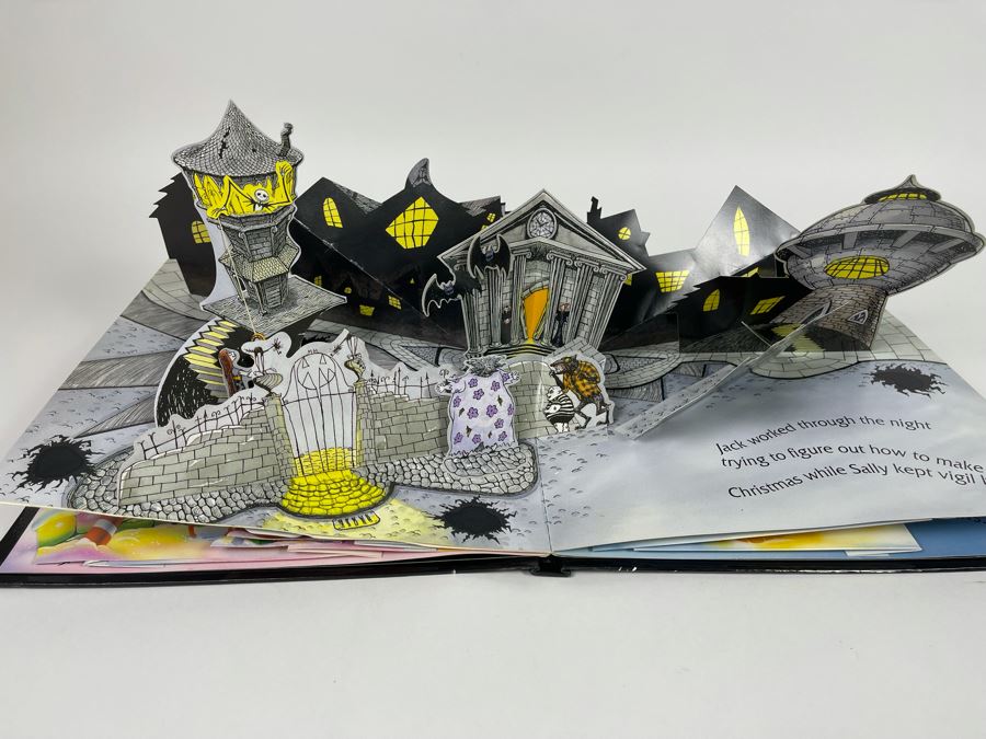 Tim Burton's The Nightmare Before Christmas Super Pop-Up Book [Photo 6]