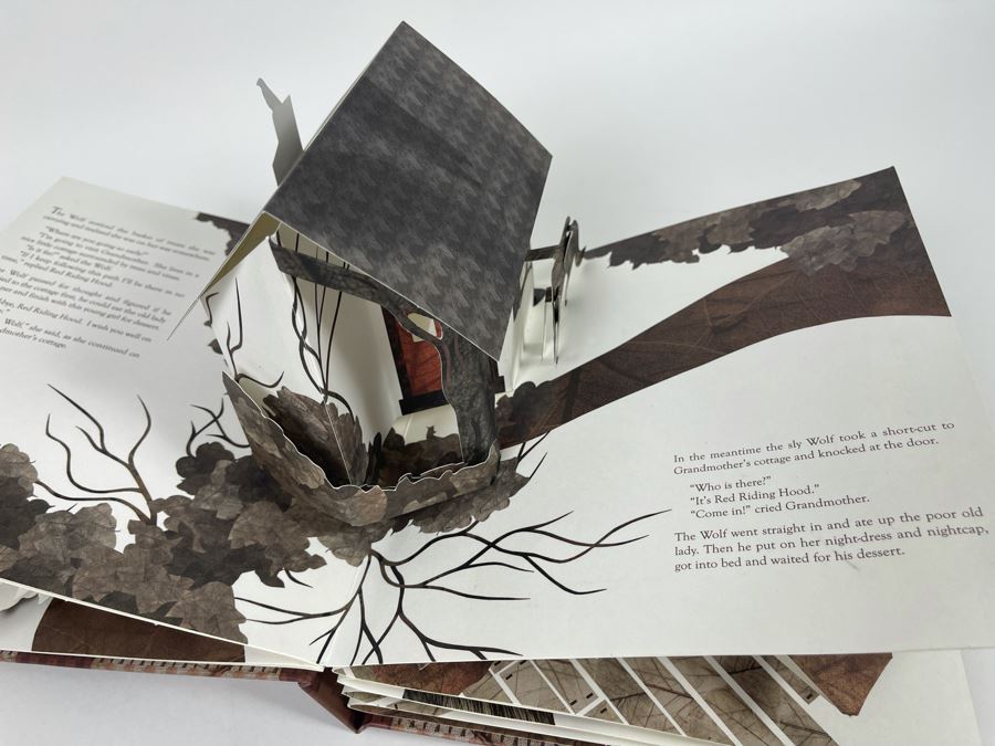 Red Riding Hood Pop-Up Book By Louise Rowe [Photo 8]