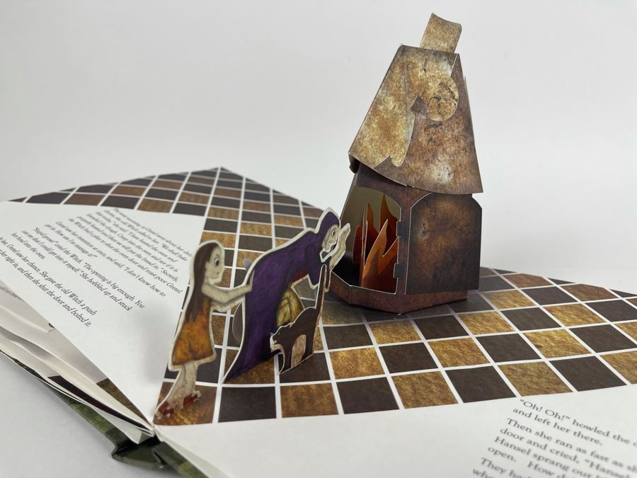 Hansel And Gretel Pop-Up Book By Louise Rowe [Photo 12]
