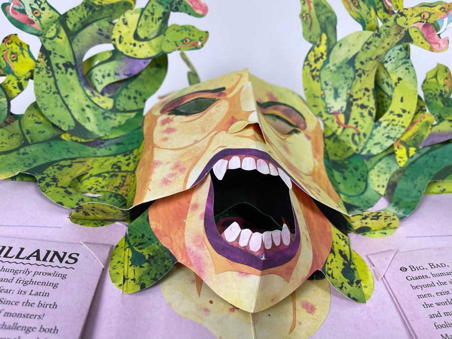 Dragons & Monsters Pop-Up Book [Photo 8]
