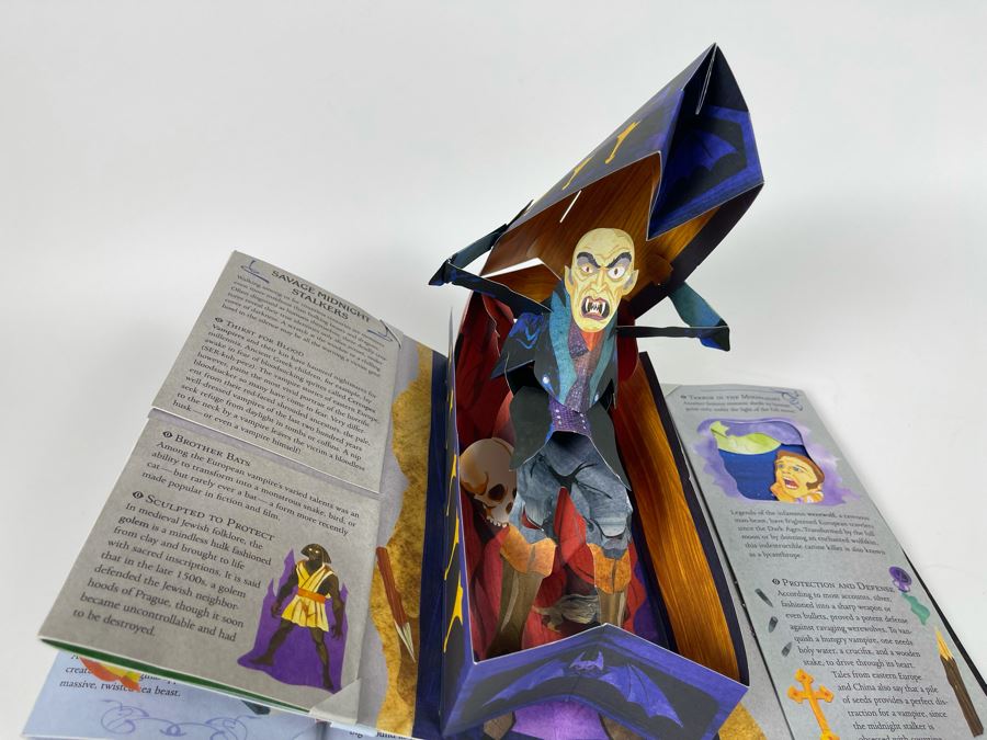 Dragons & Monsters Pop-Up Book [Photo 15]