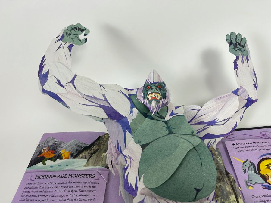 Dragons & Monsters Pop-Up Book [Photo 19]