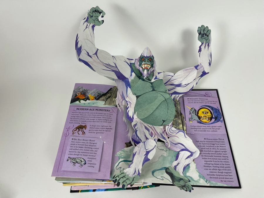 Dragons & Monsters Pop-Up Book [Photo 18]