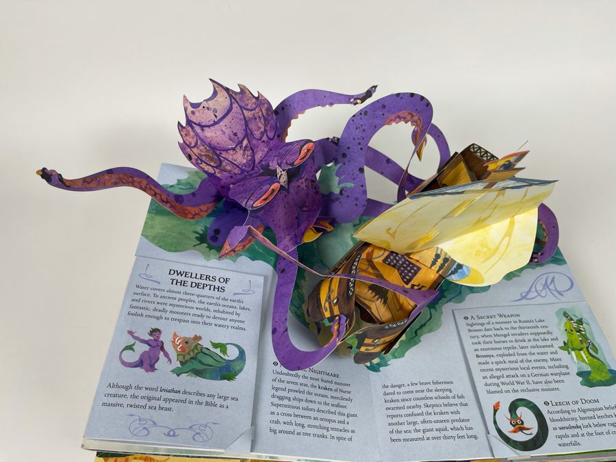 Dragons & Monsters Pop-Up Book [Photo 14]