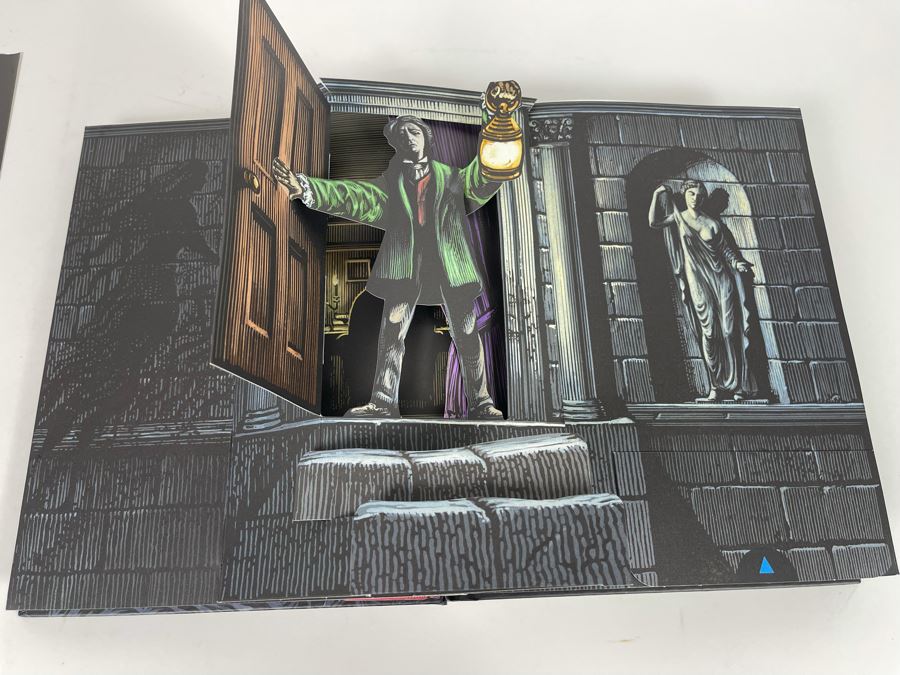 Edgar Allan Poe The Raven Pop-Up Book [Photo 4]