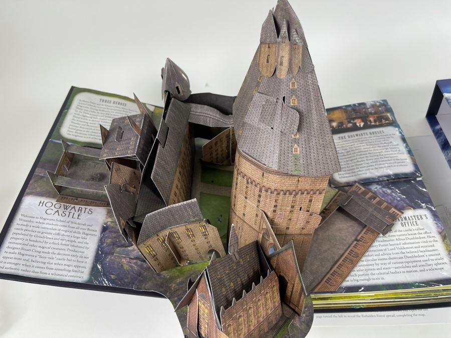 Pop-Up Guide To Hogwarts From The Films Of Harry Potter Deluxe Edition Retails $79 [Photo 6]