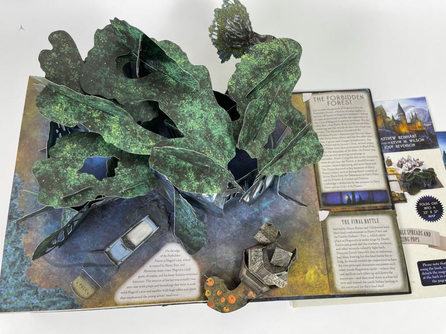 Pop-Up Guide To Hogwarts From The Films Of Harry Potter Deluxe Edition Retails $75 [Photo 7]
