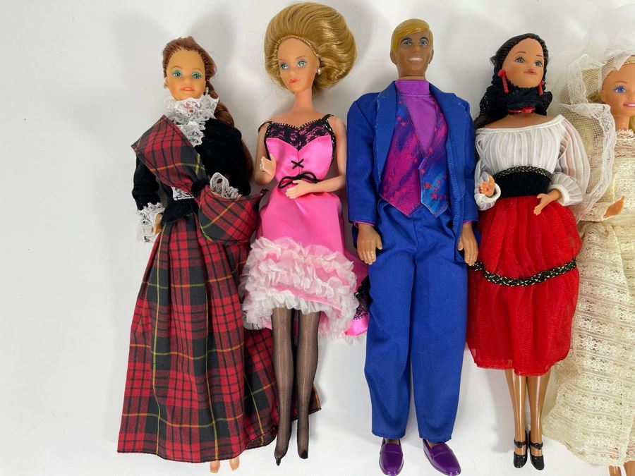 Nine Mattel Barbie Dolls Out Of Package [Photo 6]
