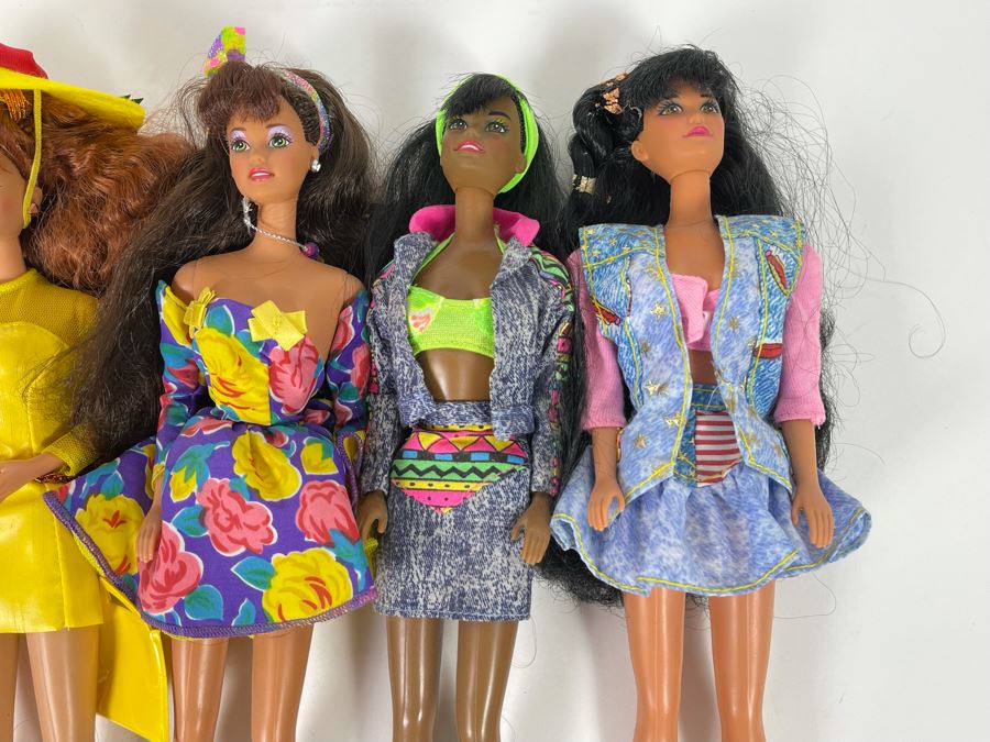 Six Mattel Barbie Dolls Out Of Package [Photo 5]
