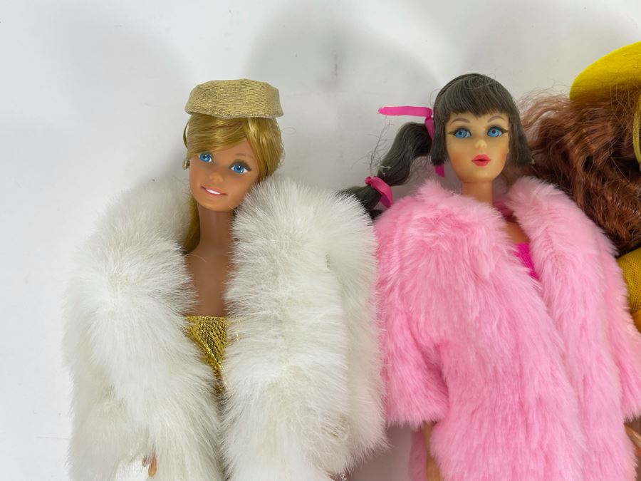 Six Mattel Barbie Dolls Out Of Package [Photo 3]