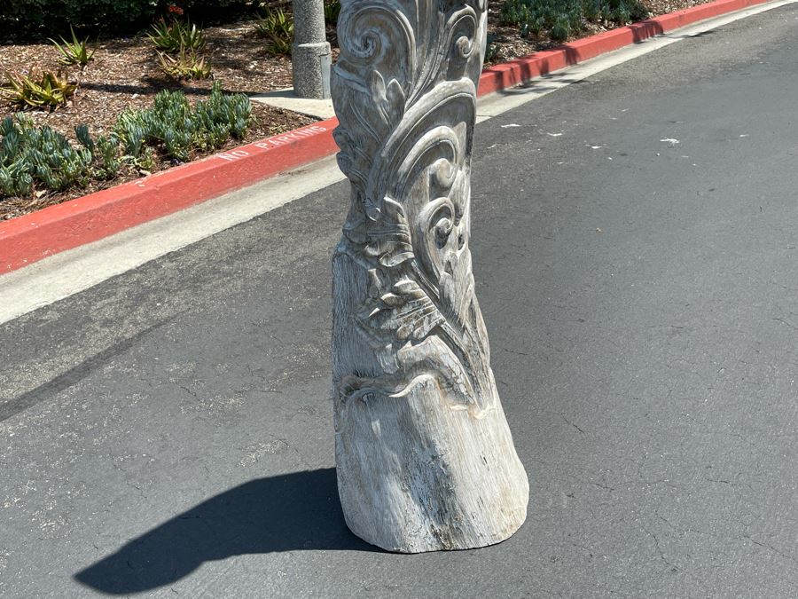 Large Original Carved Tree Trunk Floral Design [Photo 8]