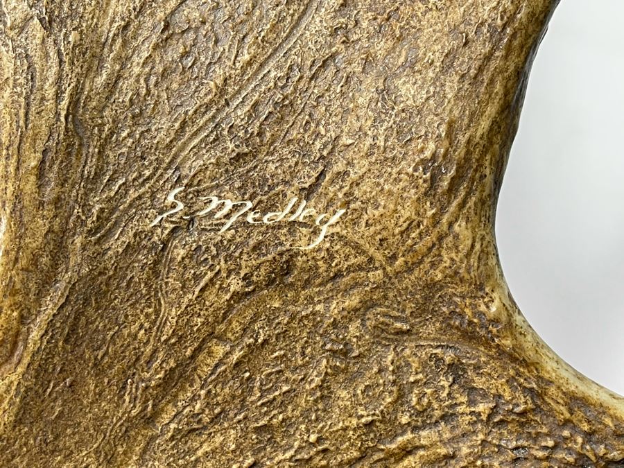 Impressive Large Shari Medley Hand Carved Moose Antler Sculpture Of Soaring Bald Eagle 34H X 24W X 20D [Photo 17]