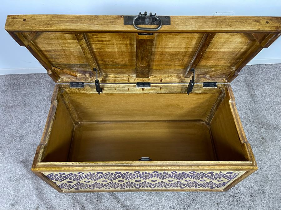 Wooden Trunk With Burlap Fabric Design Made In India For Pier1 Imports 33W X 16D X 18H [Photo 9]