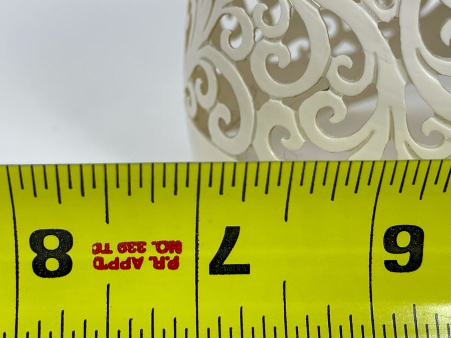 Elegantly Carved Organic Seashell 7W X 3.5D X 5.5H [Photo 17]