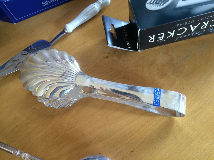 Serving Accessories - 9 Piece Lot [Photo 2]