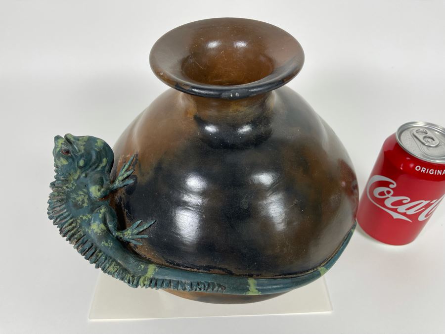 Large Pottery Vessel With Lizard 10W X 9H [Photo 3]